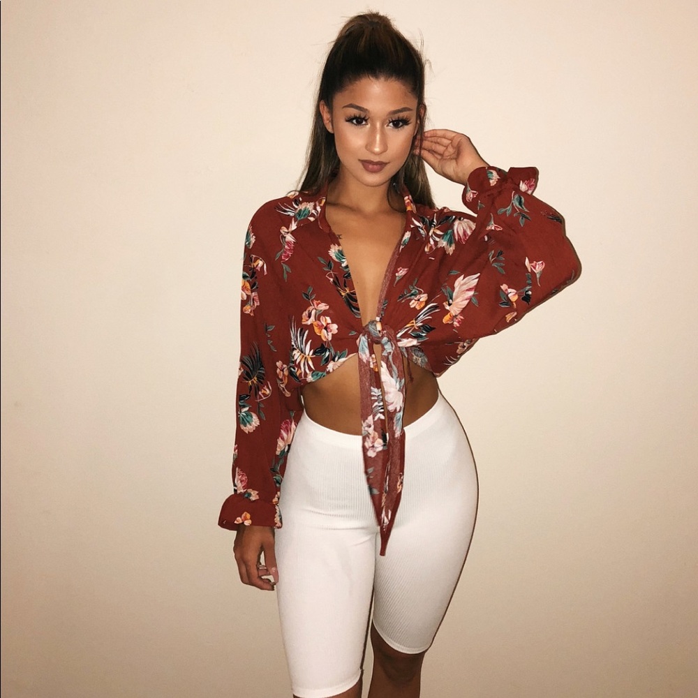 LINDA FLORAL FRONT KNOT TOP (RUST)